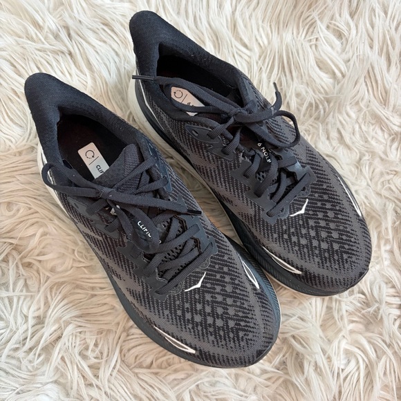 HOKA Clifton 9, Women’s 7.5, Black - Picture 2 of 8
